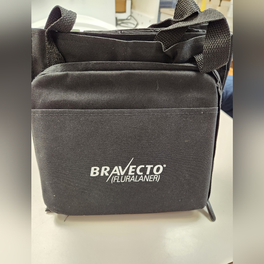 Bravecto Picnic Wine Bag Outdoor Dining Fancy